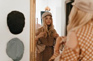 menggabungkan-gaya-vintage-dengan-mode-kontemporer-tips-dan-trik