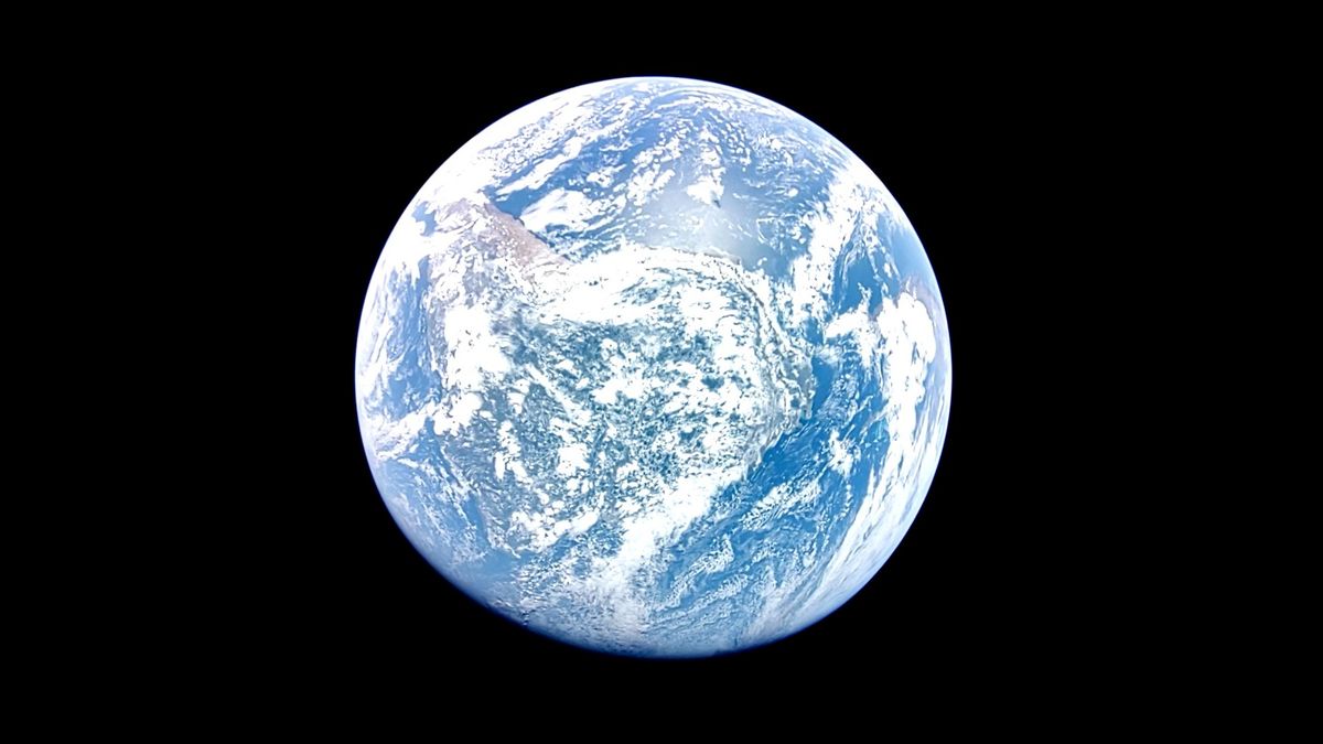 blue-ghost-lander-perjalanan-menakjubkan-ke-bulan-dengan-pemandangan-spektakuler